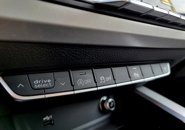 Audi A4 cena 97900 przebieg: 160000, rok produkcji 2020 z Podkowa Leśna małe 379